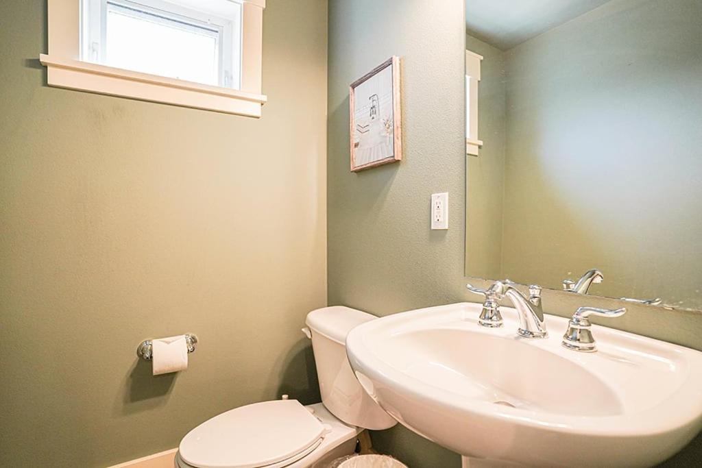 Exquisite Central Townhome With Spacious Loft And Gourmet Kitchen Seattle Luaran gambar