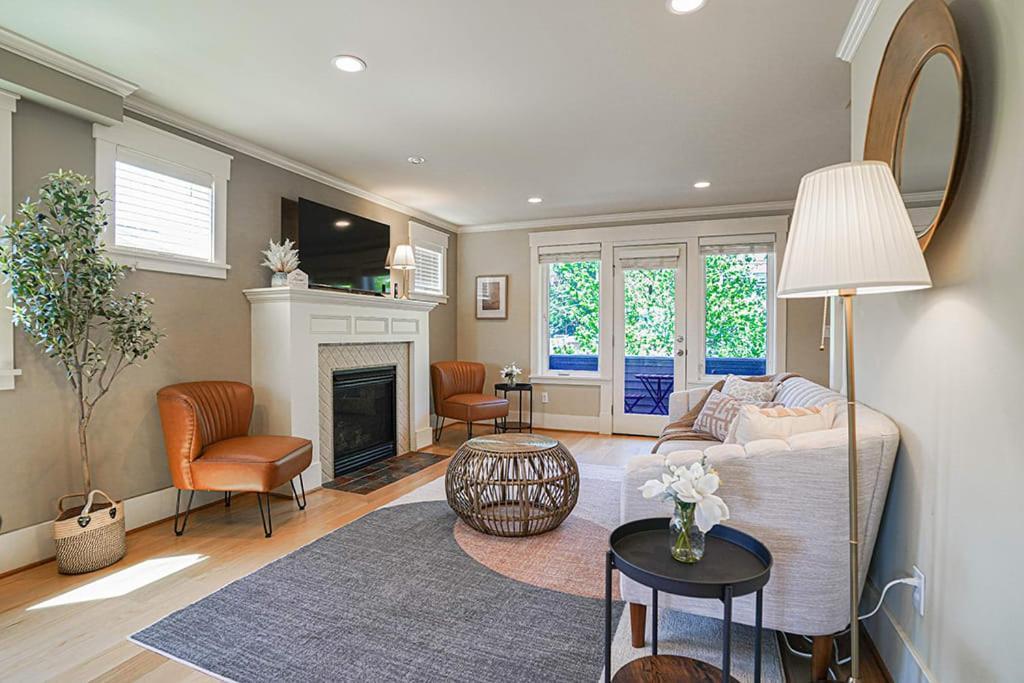 Exquisite Central Townhome With Spacious Loft And Gourmet Kitchen Seattle Luaran gambar