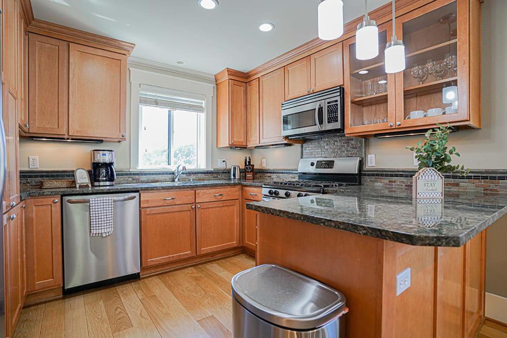 Exquisite Central Townhome With Spacious Loft And Gourmet Kitchen Seattle Luaran gambar