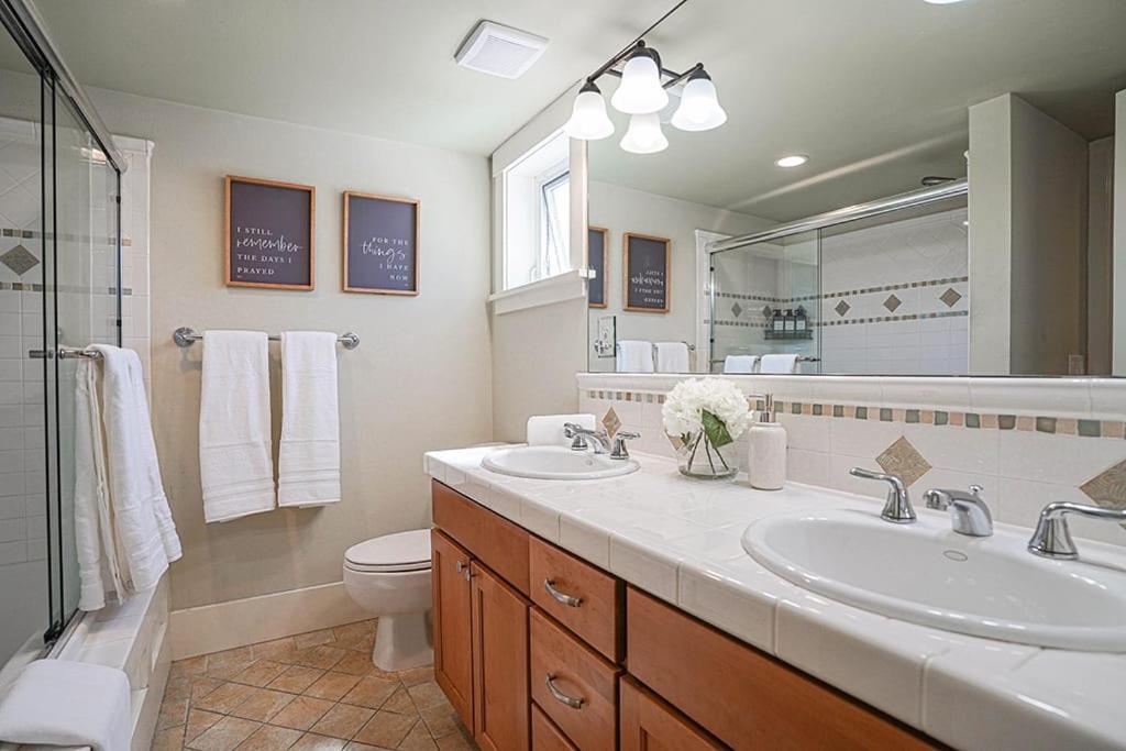 Exquisite Central Townhome With Spacious Loft And Gourmet Kitchen Seattle Luaran gambar