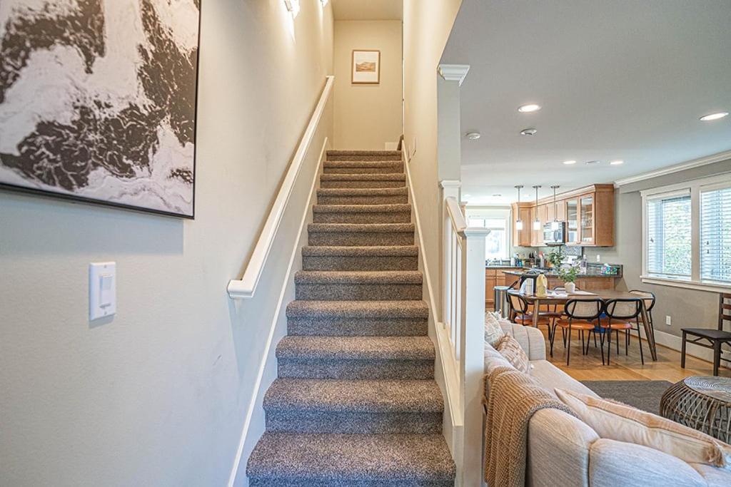 Exquisite Central Townhome With Spacious Loft And Gourmet Kitchen Seattle Luaran gambar
